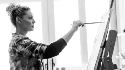 Katherine Heigl preparing paintings for her 