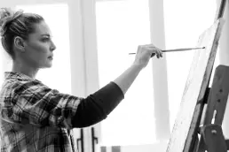 Katherine Heigl preparing paintings for her 